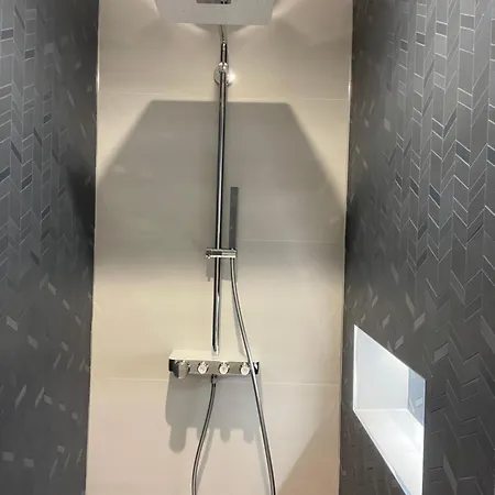 Neuf Et Design Apartment